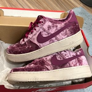 Lavender Nikes size 7